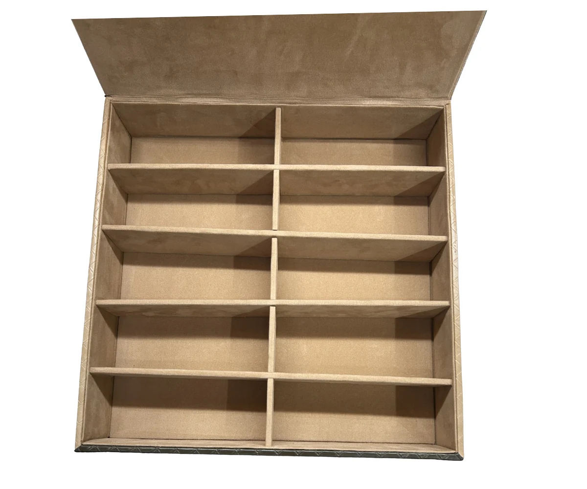 EYEWEAR TRAVEL CASE 10 PARTS - Image 4
